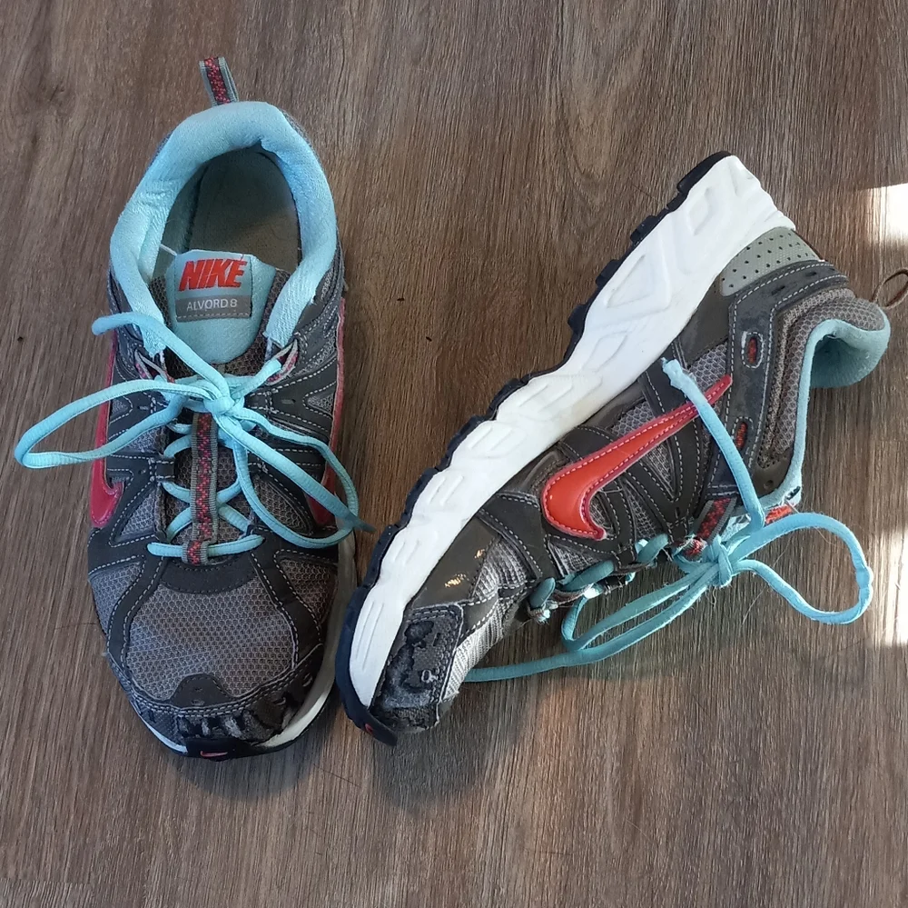 Nike Athletic Shoes - Picture 1 of 8